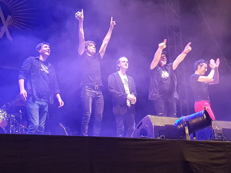 Lax'n'Busto